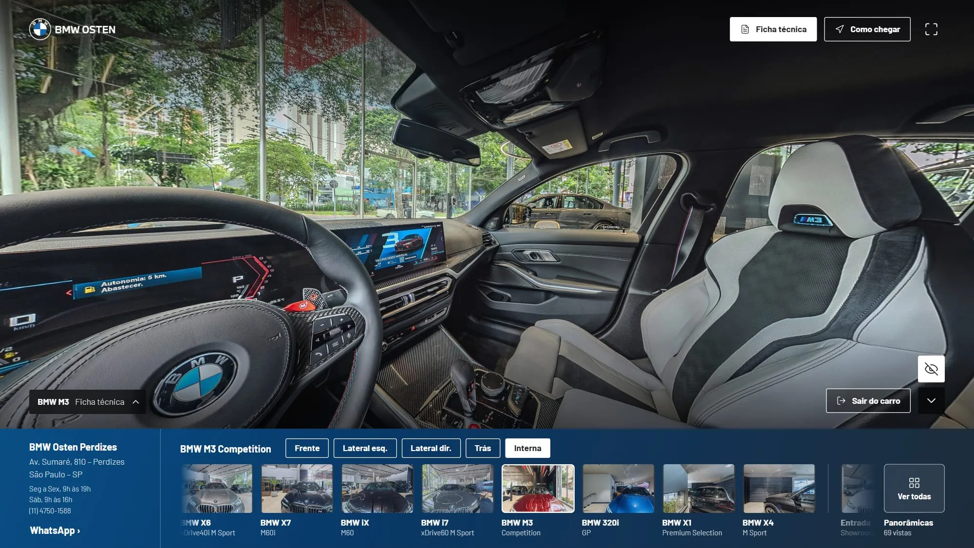 Tour 360° dentro do BMW M3, visto do banco do motorista, com o volante M, o painel curvo de telas e o banco esportivo do passageiro em couro claro com faixas pretas e o logo M3 no encosto